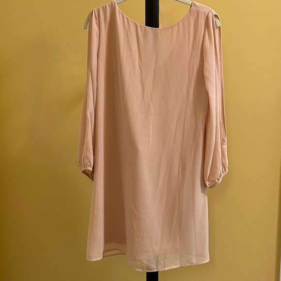 Lulu's Blush Pink V-Neck Dress (S) - Picture 2 of 12